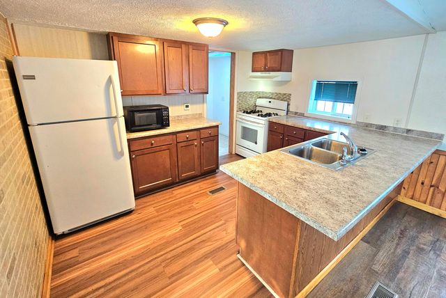 13122 Riverside Drive, Constantine Twp, MI 49042