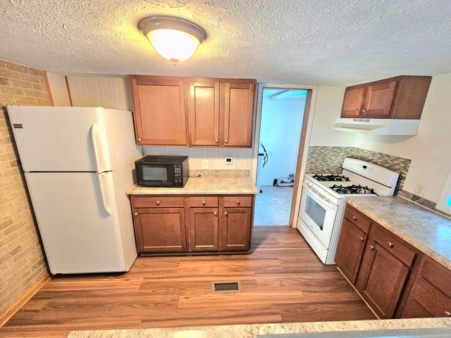 13122 Riverside Drive, Constantine Twp, MI 49042