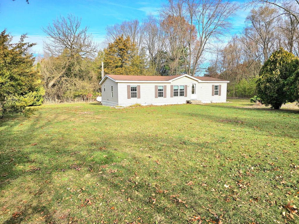 13122 Riverside Drive, Constantine Twp, MI 49042