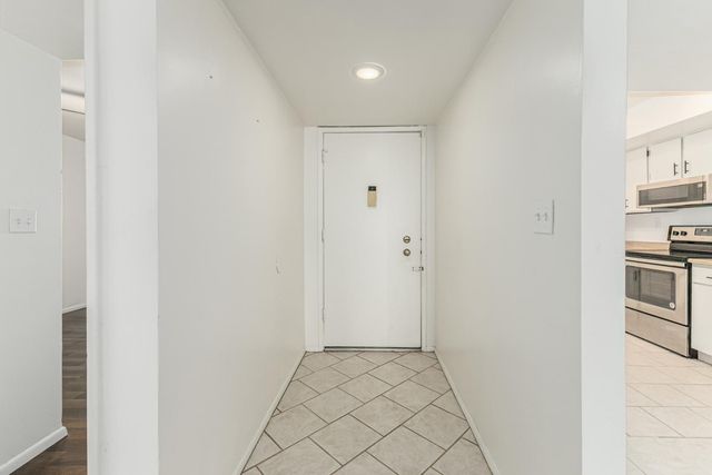 10828 N Biltmore Drive Apt 227, Phoenix, AZ 85029