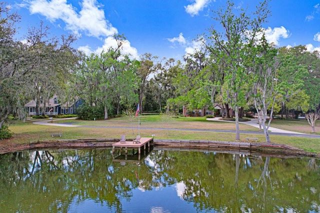 36805 WATERFALL DRIVE, Dade City, FL 33525