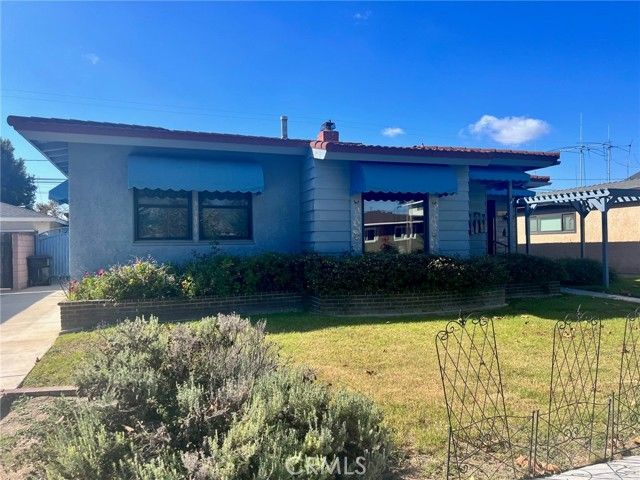 2703 Knoxville, Long Beach, CA 90815