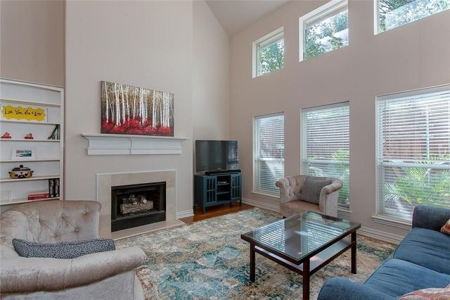 5735 Richmond Avenue B, Dallas, TX 75206