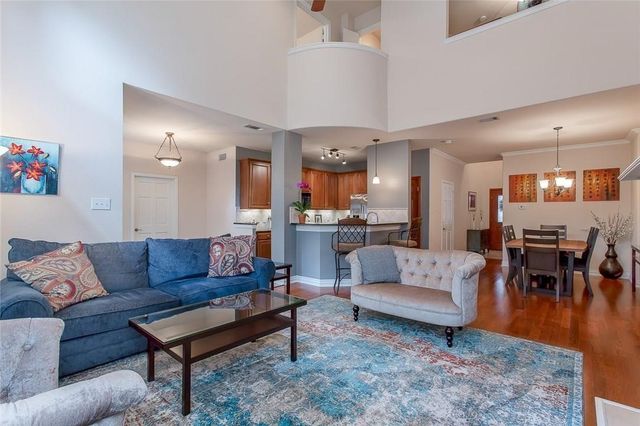 5735 Richmond Avenue B, Dallas, TX 75206