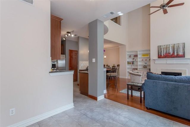 5735 Richmond Avenue B, Dallas, TX 75206