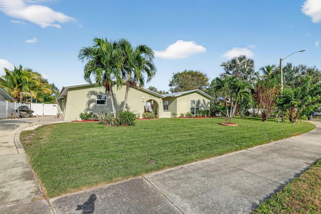 1773 NE 24th, Jensen Beach, FL 34957