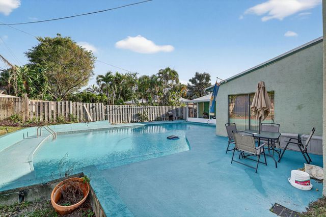 1773 NE 24th, Jensen Beach, FL 34957