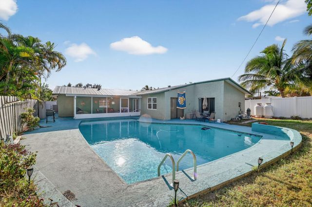 1773 NE 24th, Jensen Beach, FL 34957