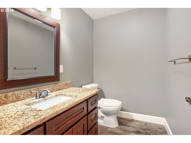 909 HIGHLAND St, Ridgefield, WA 98642