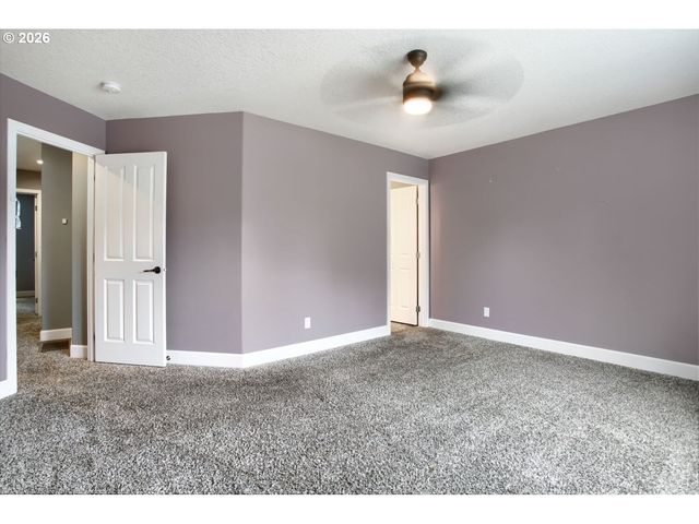 909 HIGHLAND St, Ridgefield, WA 98642