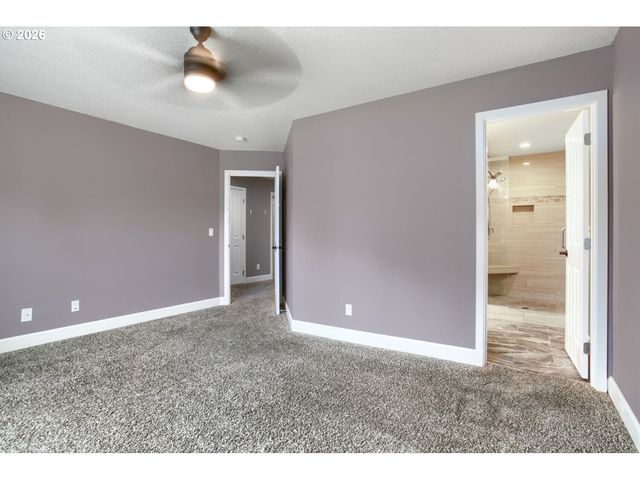 909 HIGHLAND St, Ridgefield, WA 98642