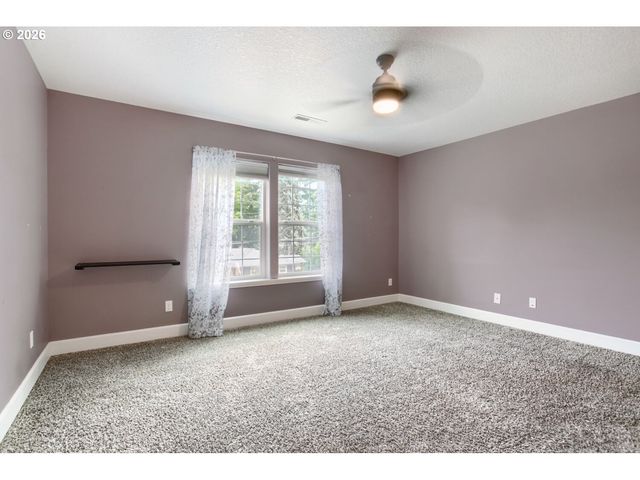 909 HIGHLAND St, Ridgefield, WA 98642