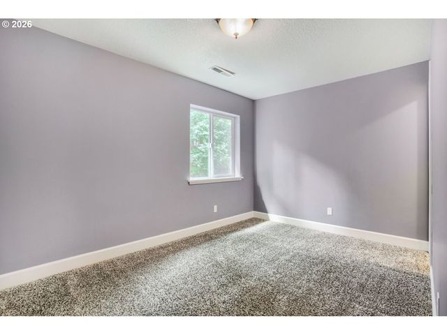 909 HIGHLAND St, Ridgefield, WA 98642