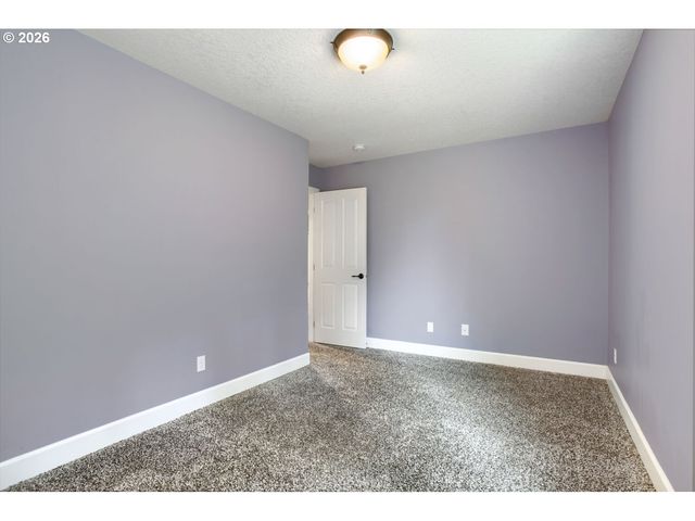 909 HIGHLAND St, Ridgefield, WA 98642