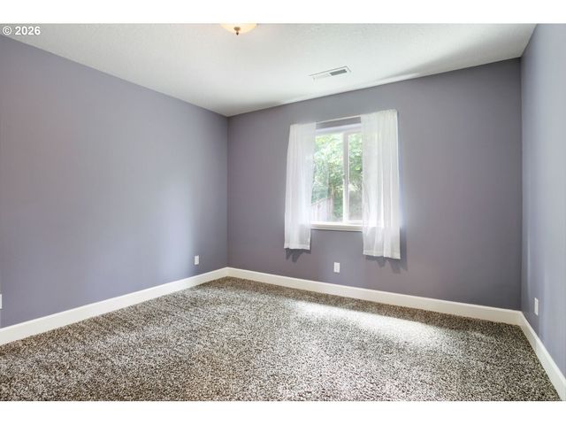 909 HIGHLAND St, Ridgefield, WA 98642