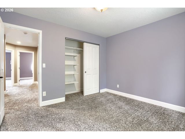909 HIGHLAND St, Ridgefield, WA 98642
