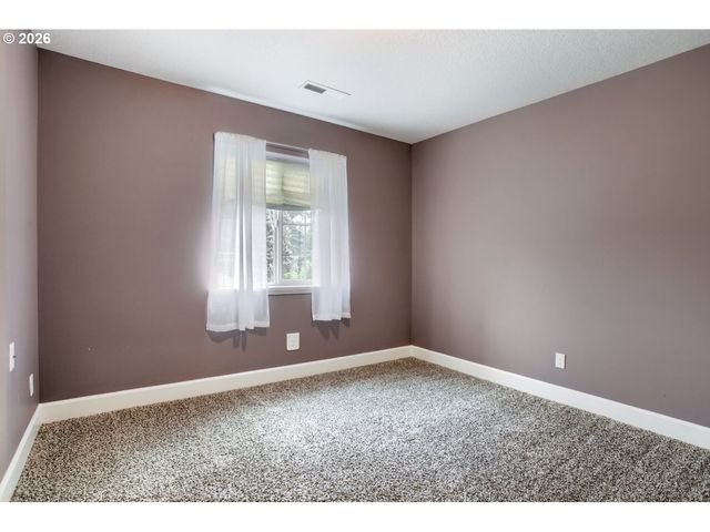 909 HIGHLAND St, Ridgefield, WA 98642
