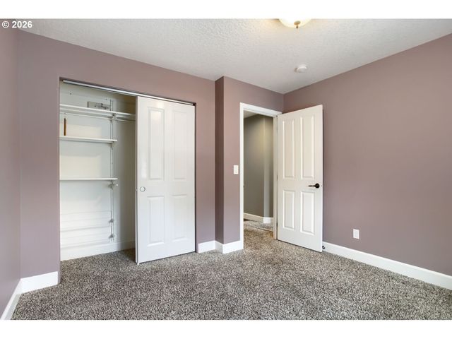 909 HIGHLAND St, Ridgefield, WA 98642