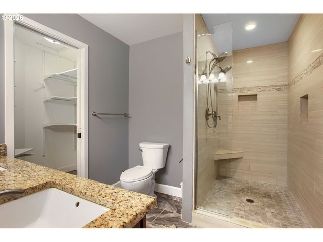 909 HIGHLAND St, Ridgefield, WA 98642