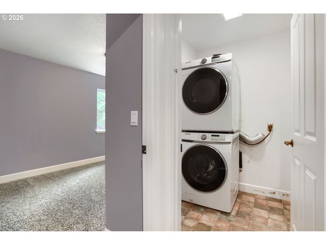 909 HIGHLAND St, Ridgefield, WA 98642