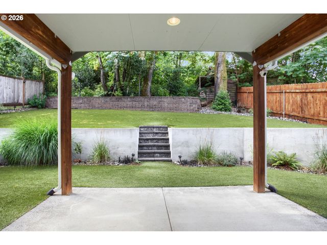 909 HIGHLAND St, Ridgefield, WA 98642