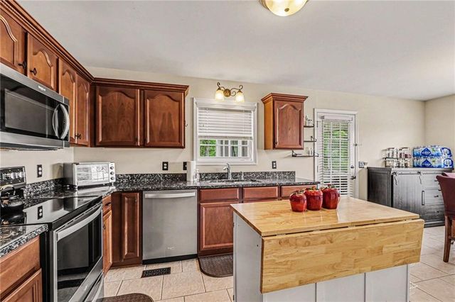 174 Ridge Brooke Lane, Douglasville, GA 30134