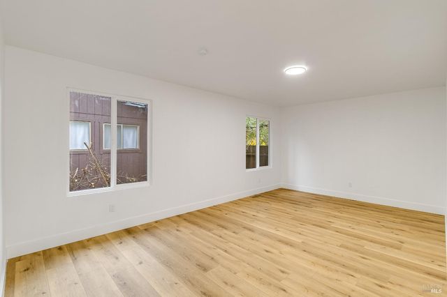 30 Cherokee Ct, Santa Rosa, CA 95403