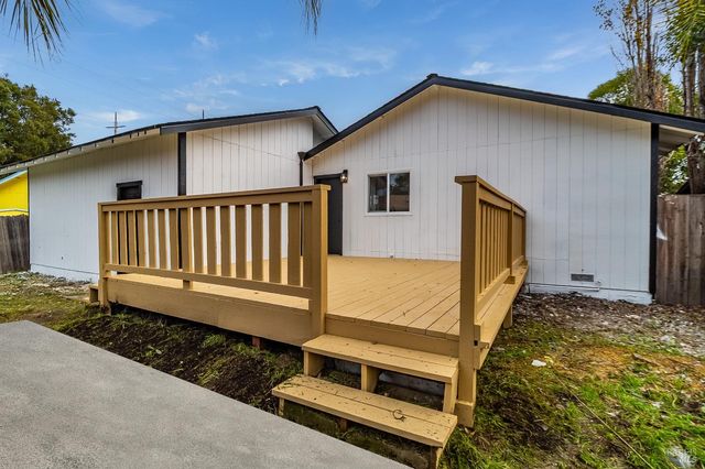 30 Cherokee Ct, Santa Rosa, CA 95403