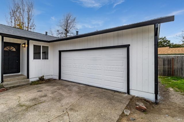 30 Cherokee Ct, Santa Rosa, CA 95403