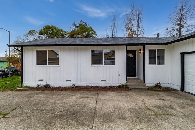 30 Cherokee Ct, Santa Rosa, CA 95403