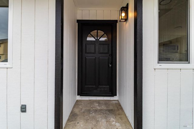 30 Cherokee Ct, Santa Rosa, CA 95403