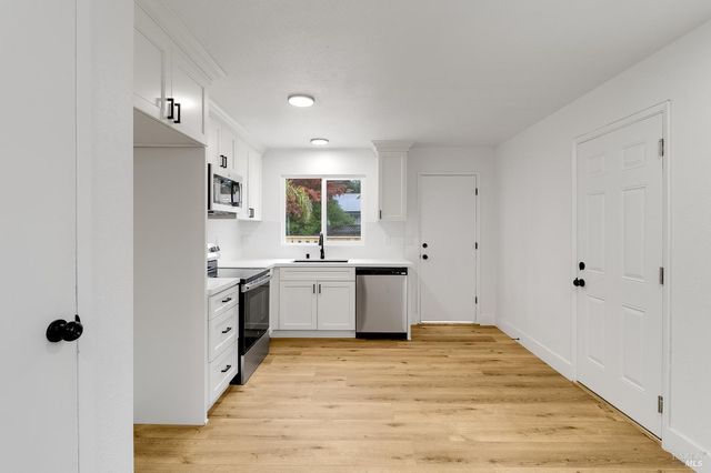 30 Cherokee Ct, Santa Rosa, CA 95403