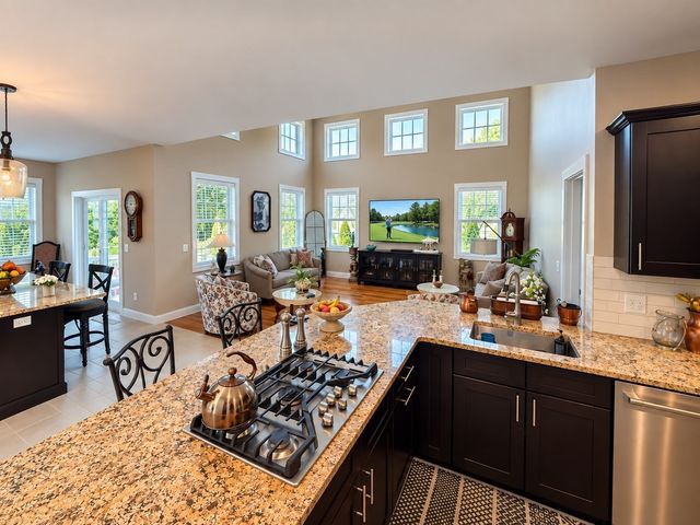 5 Jetty Ct, Wareham, MA 02532