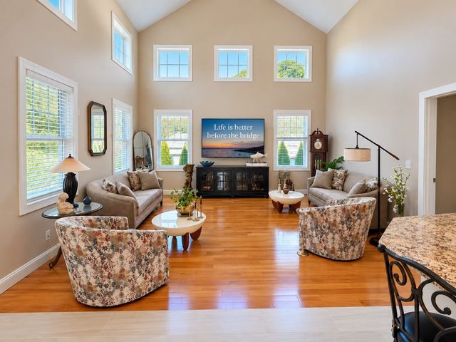 5 Jetty Ct, Wareham, MA 02532