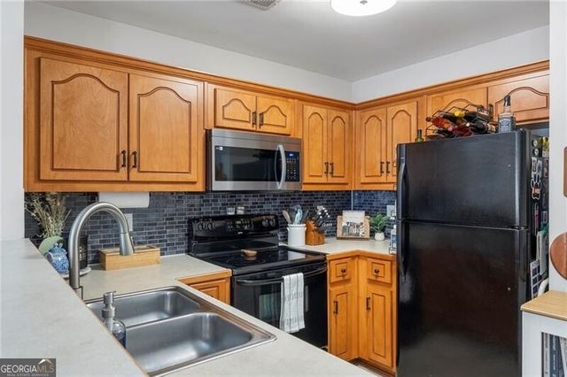 126 Cypress Court, Canton, GA 30115