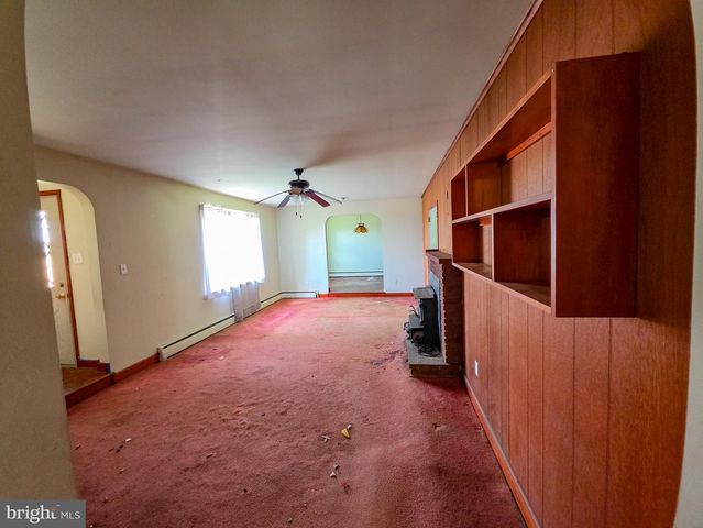624 SADSBURY RD, Parkesburg, PA 19365