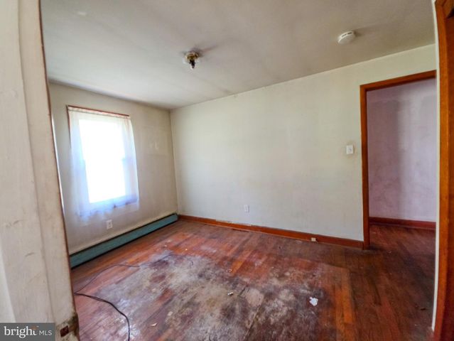 624 SADSBURY RD, Parkesburg, PA 19365