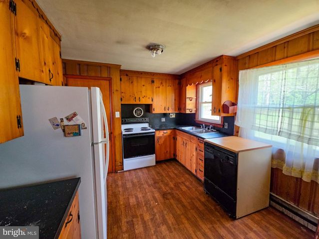 624 SADSBURY RD, Parkesburg, PA 19365