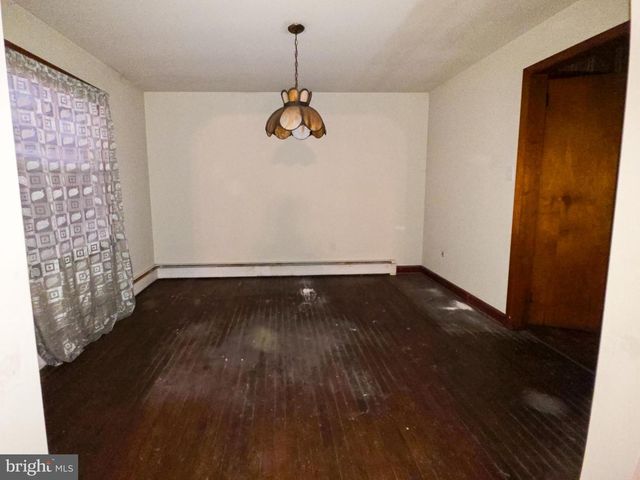 624 SADSBURY RD, Parkesburg, PA 19365
