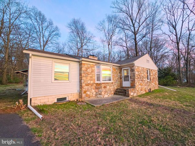 624 SADSBURY RD, Parkesburg, PA 19365
