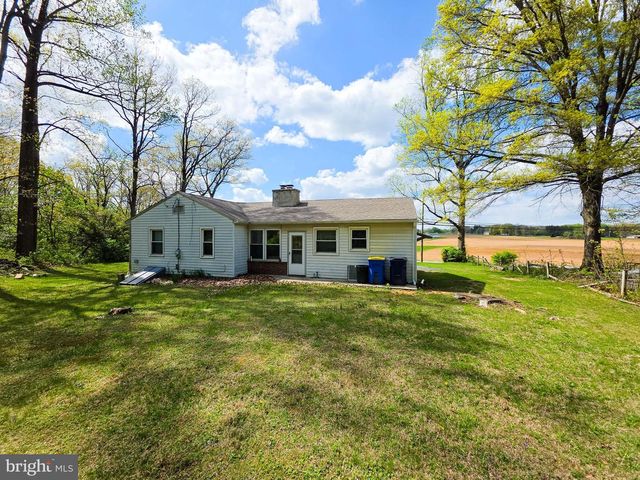 624 SADSBURY RD, Parkesburg, PA 19365