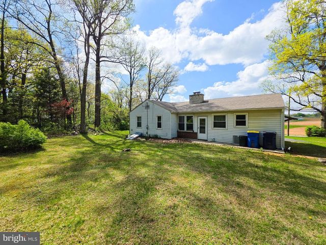 624 SADSBURY RD, Parkesburg, PA 19365