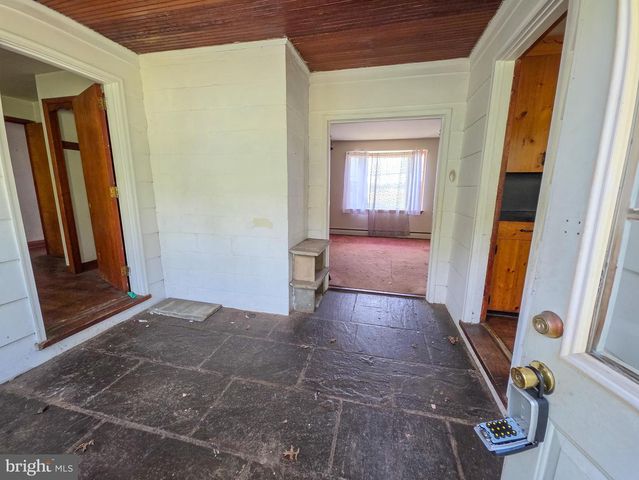624 SADSBURY RD, Parkesburg, PA 19365