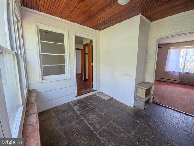 624 SADSBURY RD, Parkesburg, PA 19365