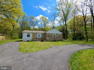 624 SADSBURY RD, Parkesburg, PA 19365