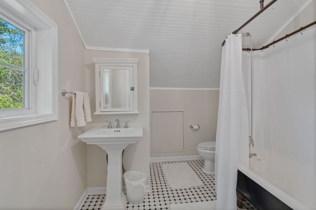 6646 Arno College Grove Rd, College Grove, TN 37046