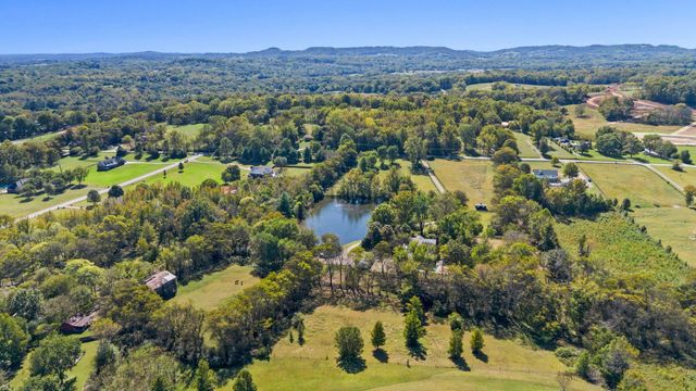 6646 Arno College Grove Rd, College Grove, TN 37046