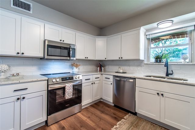 4513 Greensboro Dr, Corpus Christi, TX 78413