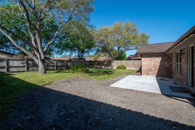 4513 Greensboro Dr, Corpus Christi, TX 78413