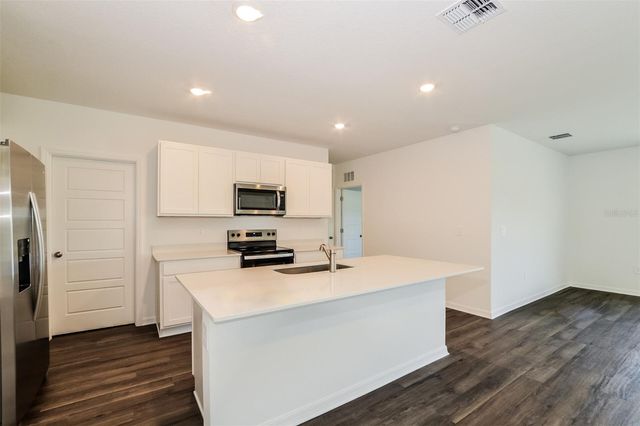 3443 NETTLE LOOP, Tavares, FL 32778
